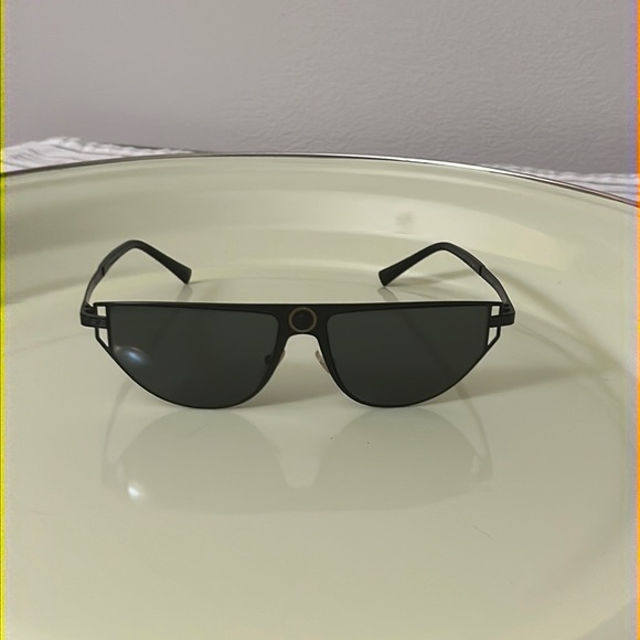 VERSACE Flat Top Cat Eye Sunglasses Flawless Authentic  Made in Italy main image 10